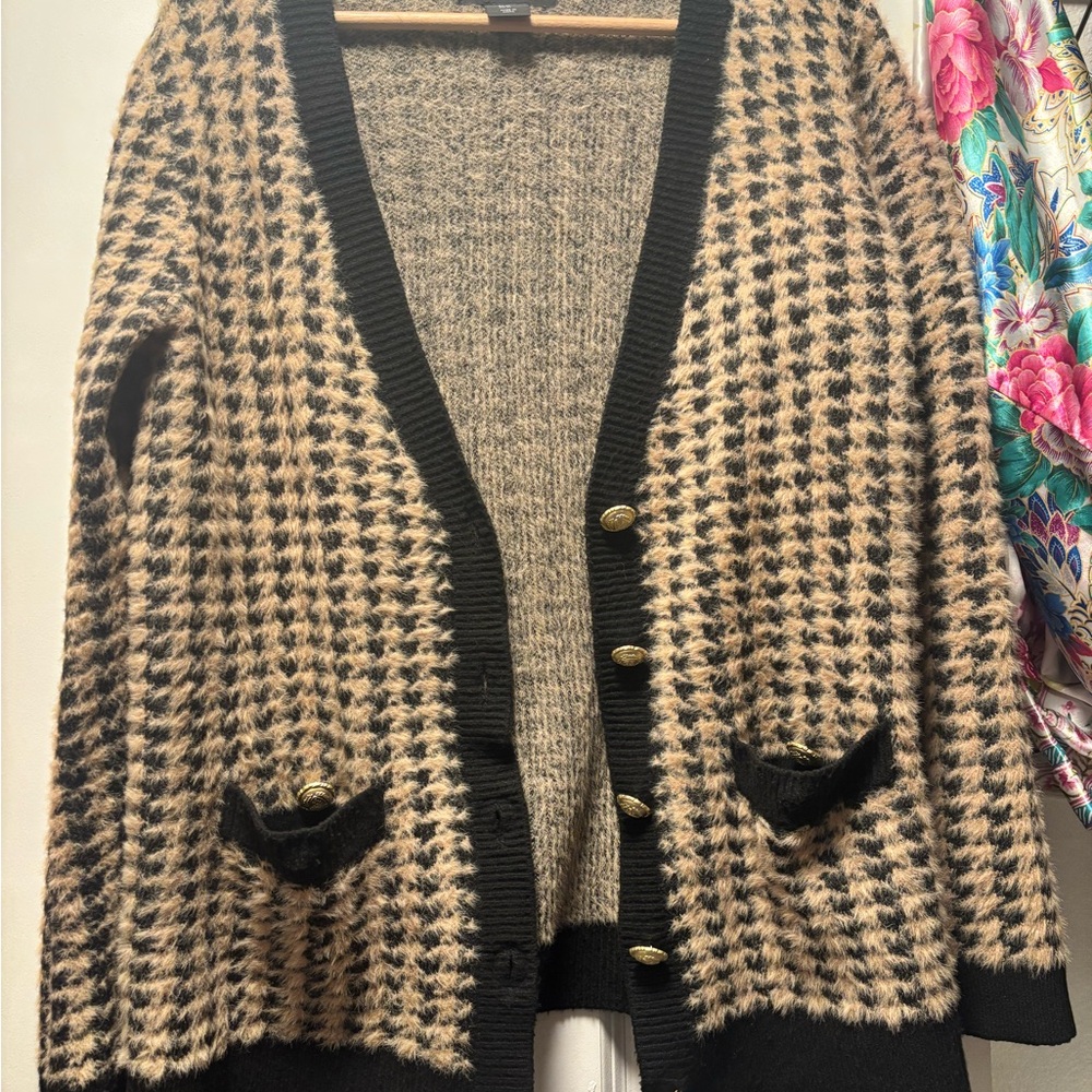 Tahari Black and Tan Houndstooth Cardigan